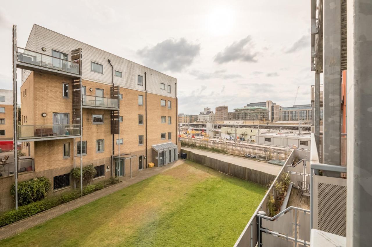 Executive 2Br Apartment Next To Station + Parking CBG Exteriör bild
