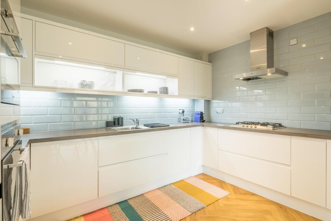 Executive 2Br Apartment Next To Station + Parking CBG Exteriör bild