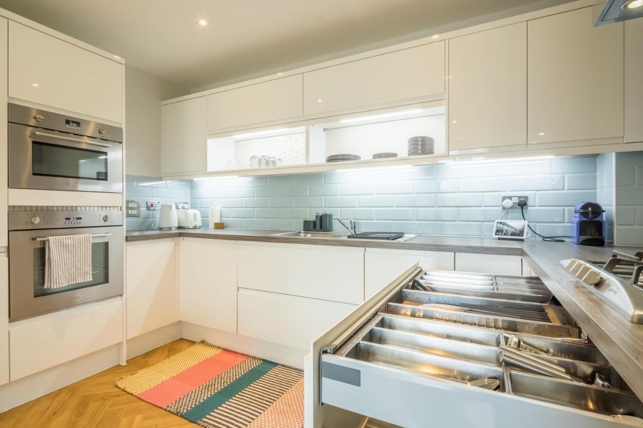 Executive 2Br Apartment Next To Station + Parking CBG Exteriör bild