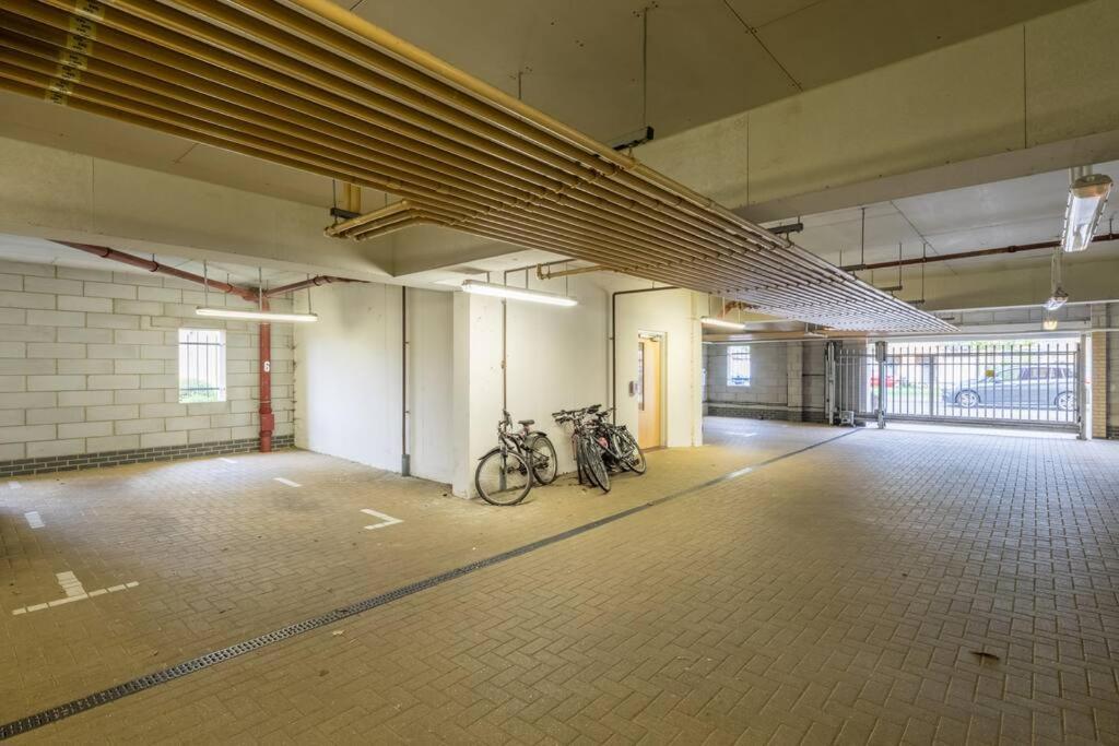 Executive 2Br Apartment Next To Station + Parking CBG Exteriör bild