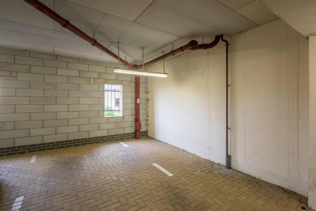 Executive 2Br Apartment Next To Station + Parking CBG Exteriör bild